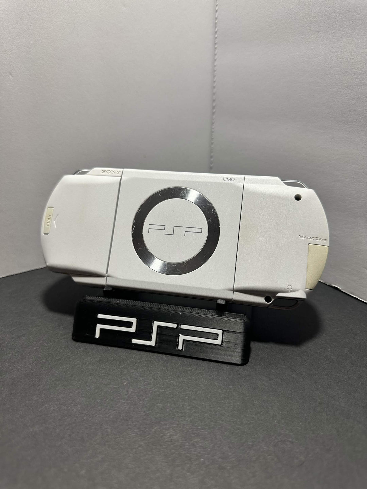 PSP-1000 – IPS Screen Upgrade • 64-128GB • Custom Firmware • Good Condition